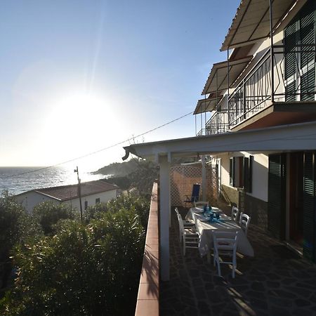 Appartamenti Cavoli - Vista Mare Con Terrazze, Clima E Posti Auto Spiaggia di Cavoli Buitenkant foto