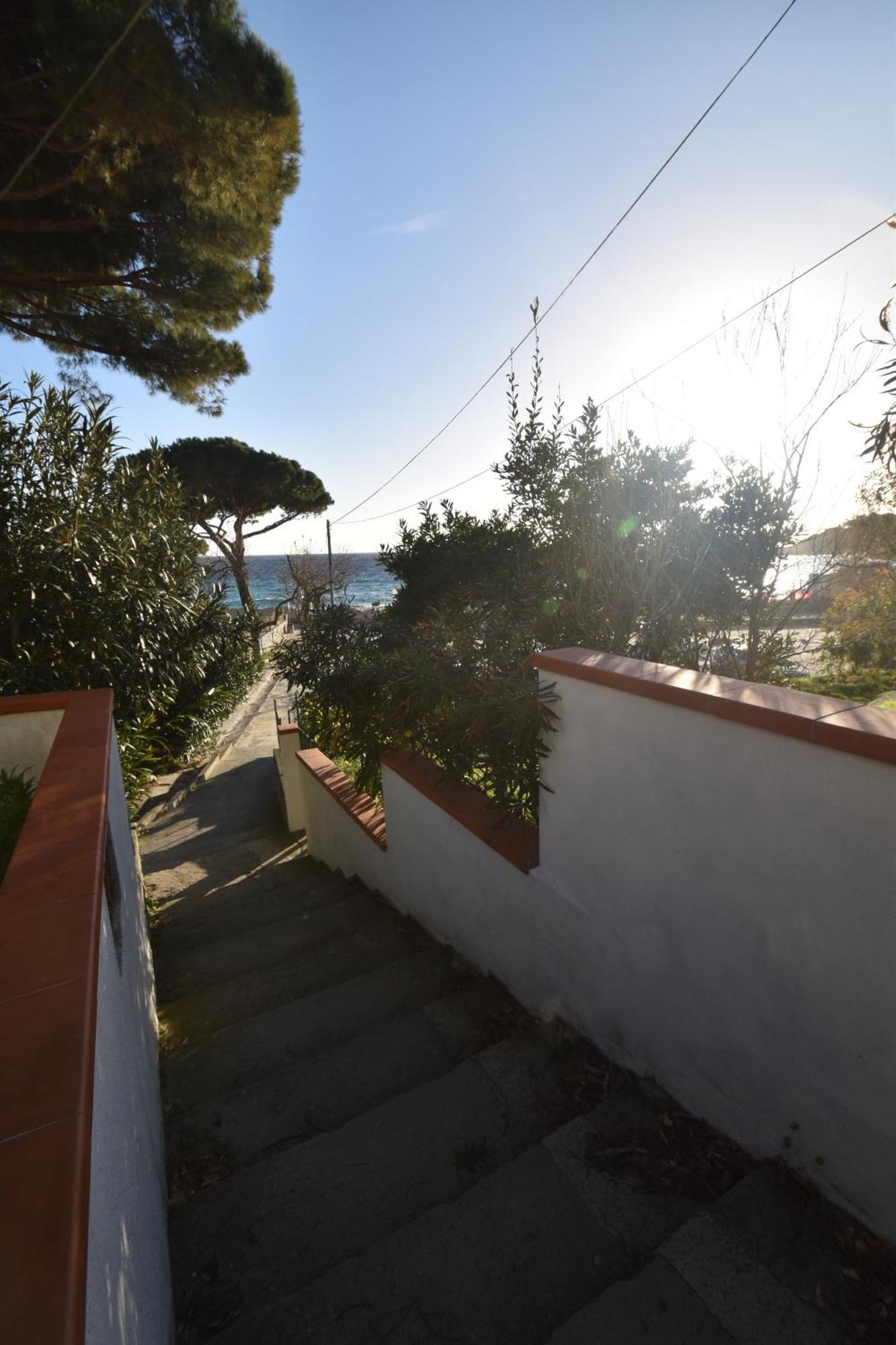 Appartamenti Cavoli - Vista Mare Con Terrazze, Clima E Posti Auto Spiaggia di Cavoli Buitenkant foto