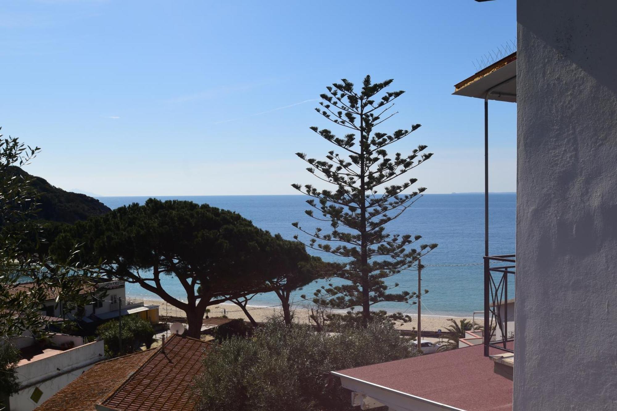 Appartamenti Cavoli - Vista Mare Con Terrazze, Clima E Posti Auto Spiaggia di Cavoli Buitenkant foto