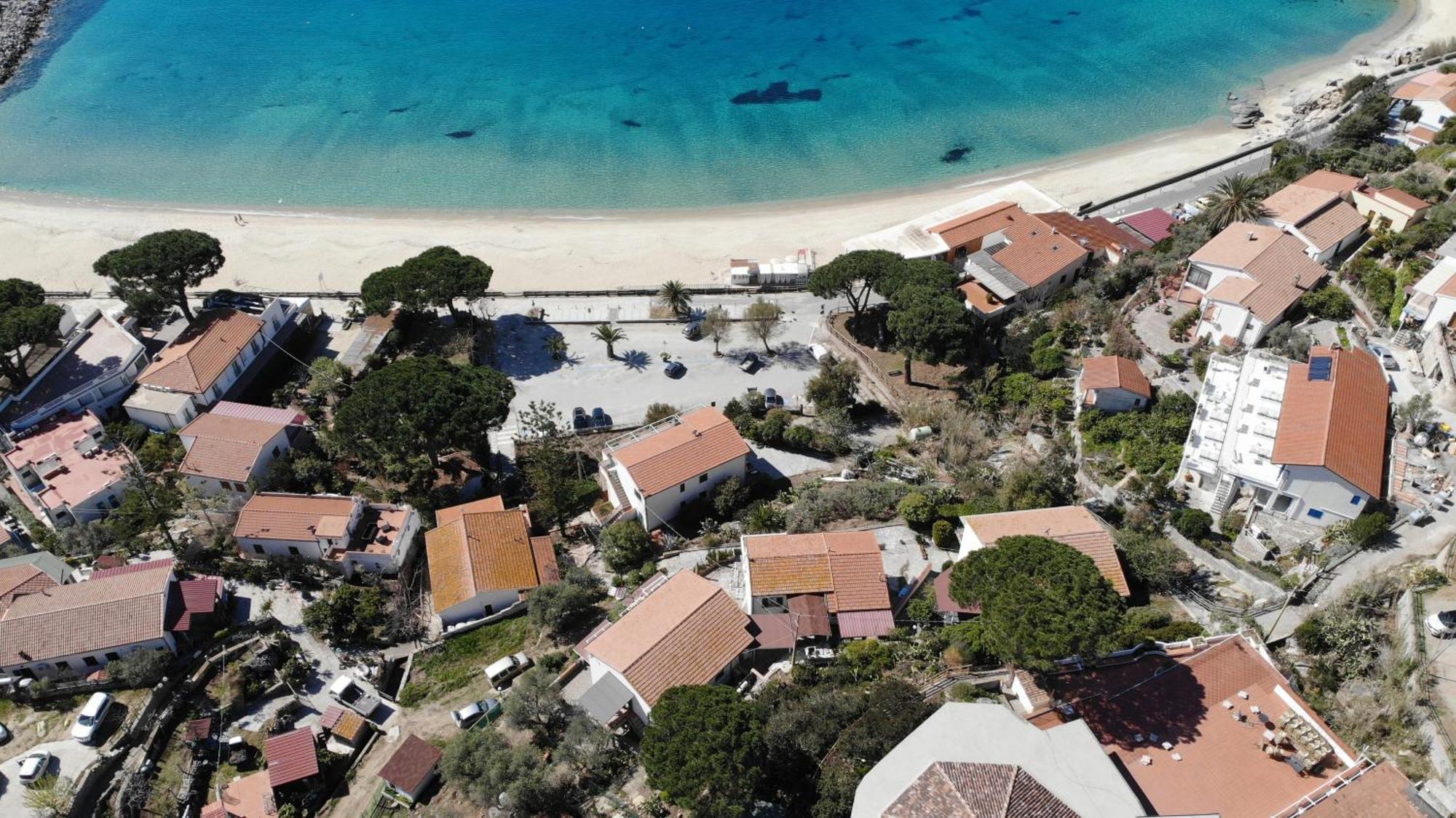 Appartamenti Cavoli - Vista Mare Con Terrazze, Clima E Posti Auto Spiaggia di Cavoli Buitenkant foto