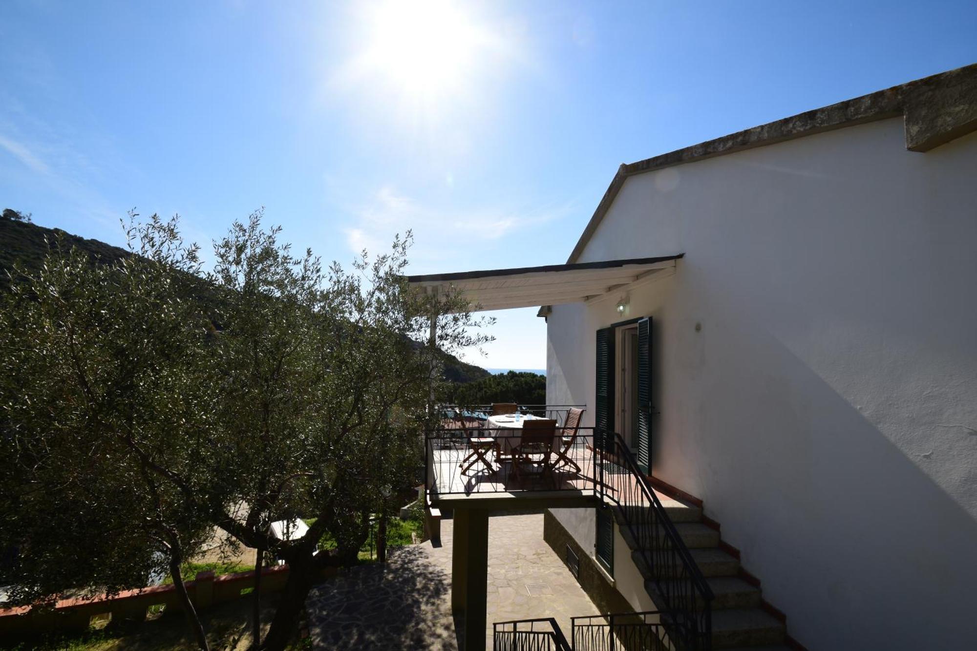 Appartamenti Cavoli - Vista Mare Con Terrazze, Clima E Posti Auto Spiaggia di Cavoli Buitenkant foto